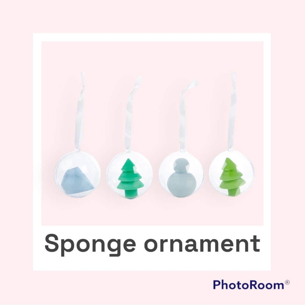 BNWT Ornament Beauty Cosmetic Sponges for Christmas/Winter